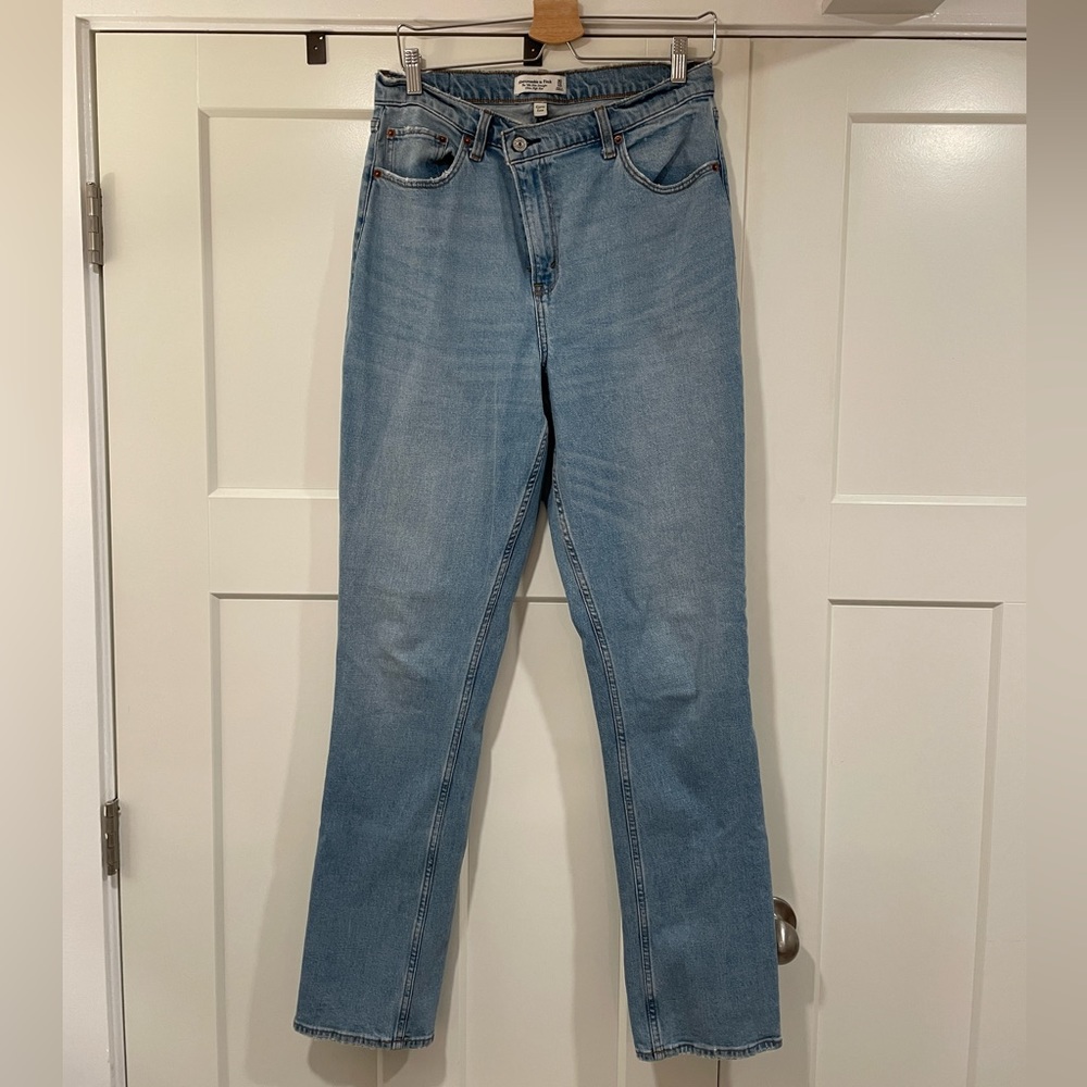 Curve Love Ultra High Rise 90s Slim Straight Jeans, 30L, Criss Cross Waist